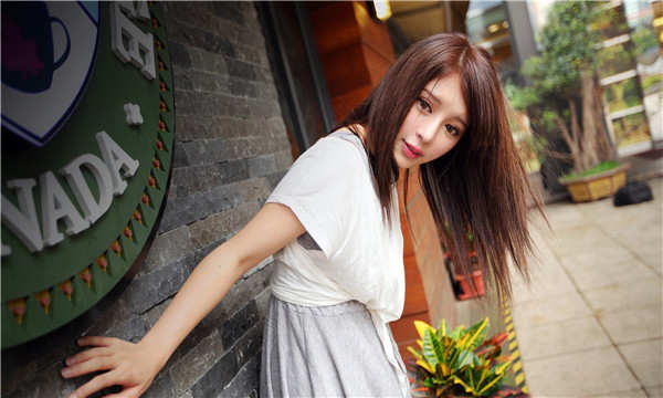 新密想找一个女性生孩子给报酬-｛找个女人生孩子多少钱｝